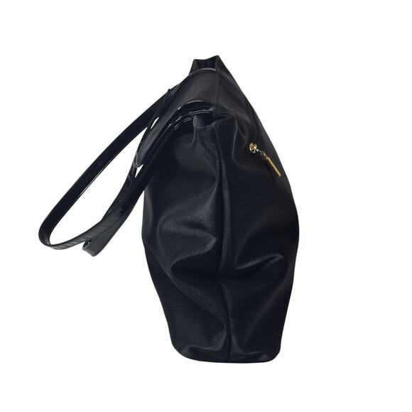 Bernardo Valentino Black Shoulder Bag with Kisslock Coin Purse - Picture 4 of 16